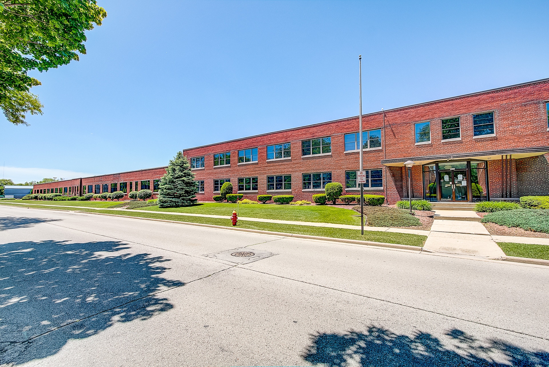 5055 N Lydell Ave | Glendale, WI - Phoenix Investors