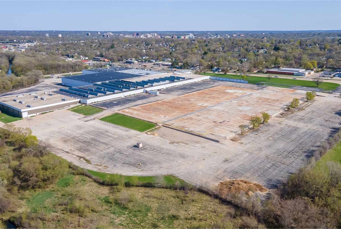 4000 Auburn Street | Phoenix Investors