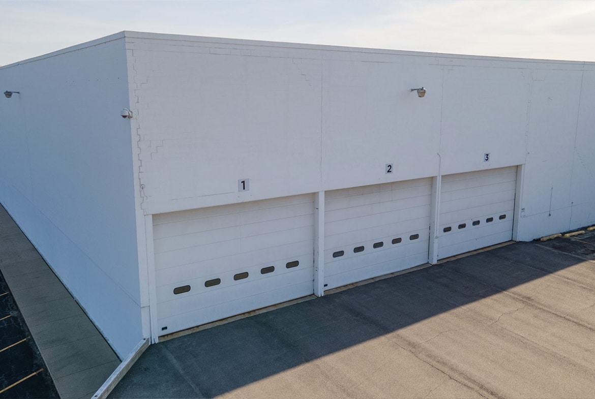 4000 Auburn Street | Phoenix Investors