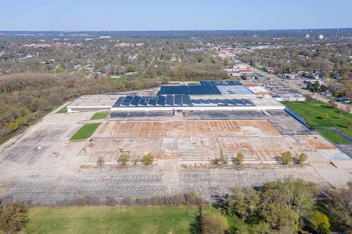 4000 Auburn Street | Phoenix Investors
