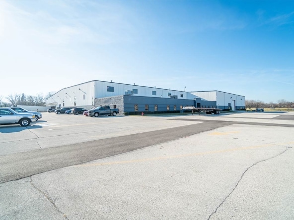 4120 S Kansas Ave | St Francis, WI