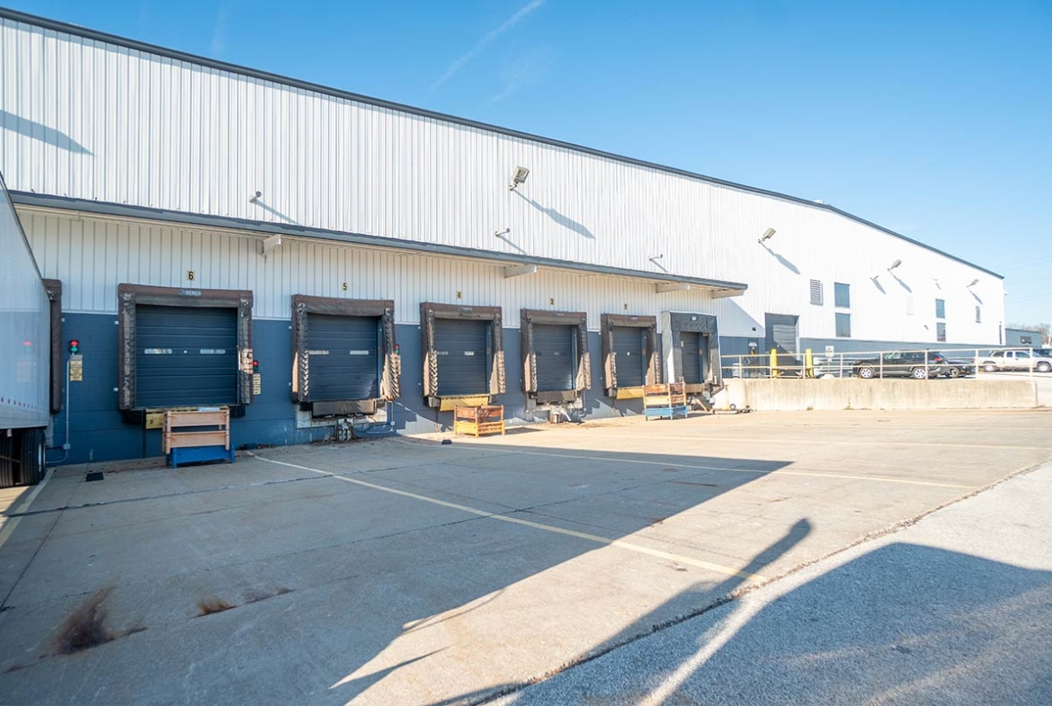 4120 S Kansas Ave | St Francis, WI