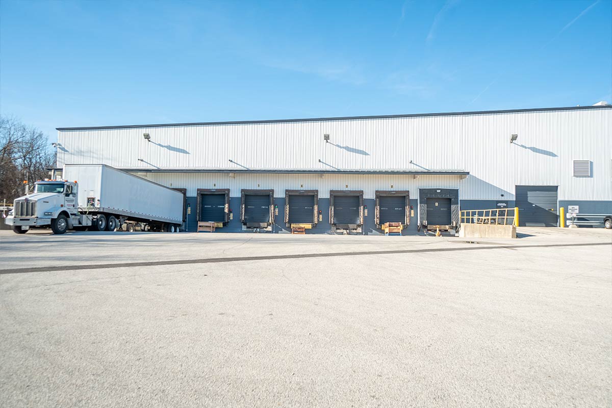 4120 S Kansas Ave | St Francis, WI