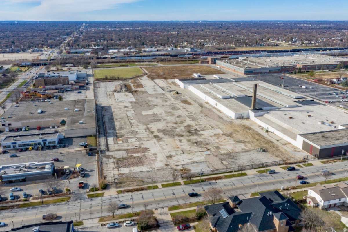 4041 – 4051 N 27th St